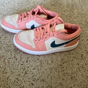 Womens Air Jordan 1 low “light madder root”- size 6.5